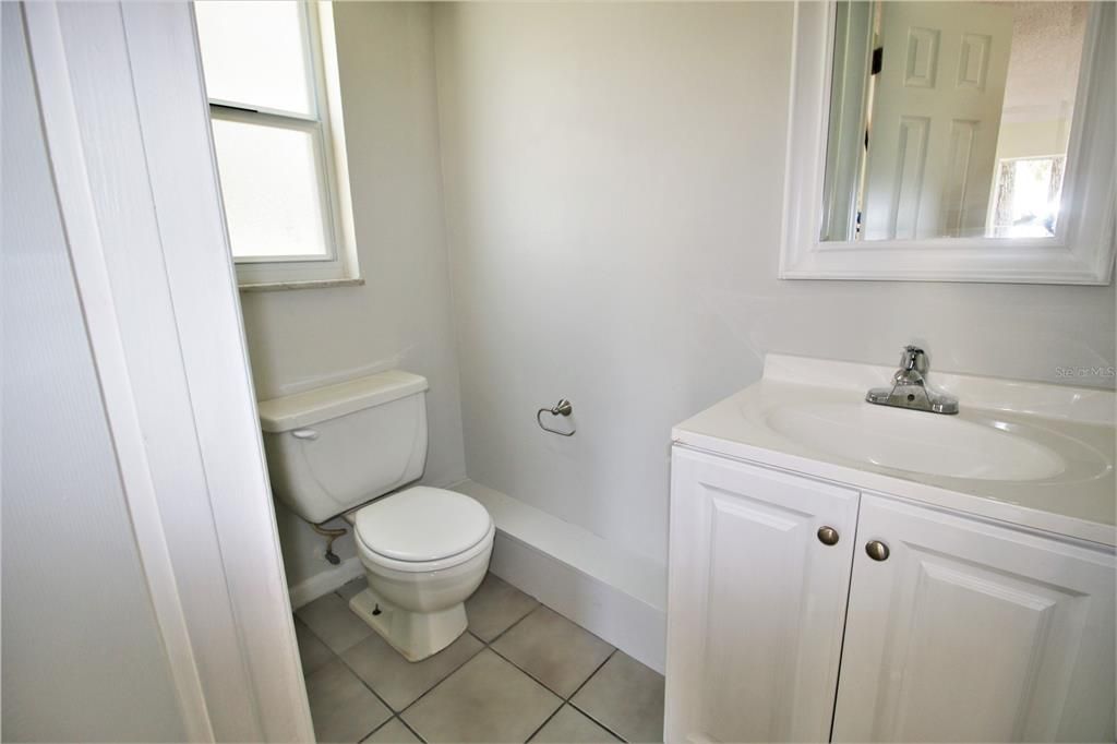 For Rent: $1,650 (2 beds, 1 baths, 1056 Square Feet)