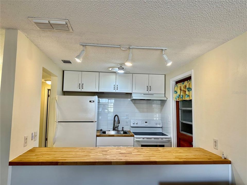 For Rent: $1,500 (2 beds, 2 baths, 801 Square Feet)