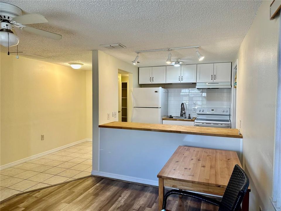 For Rent: $1,500 (2 beds, 2 baths, 801 Square Feet)