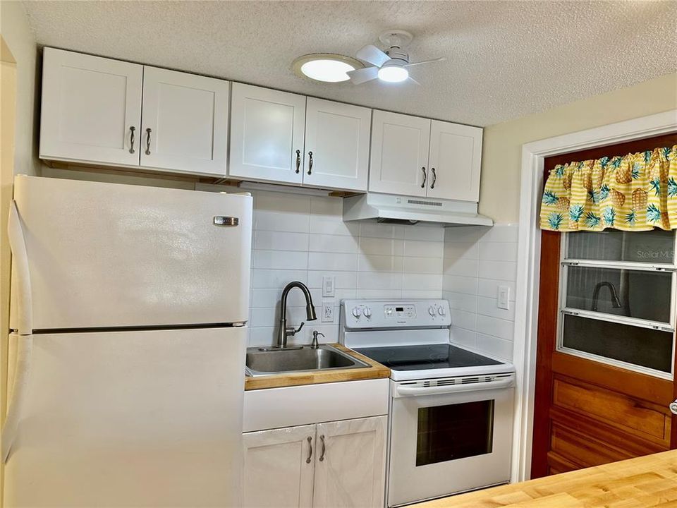 For Rent: $1,500 (2 beds, 2 baths, 801 Square Feet)