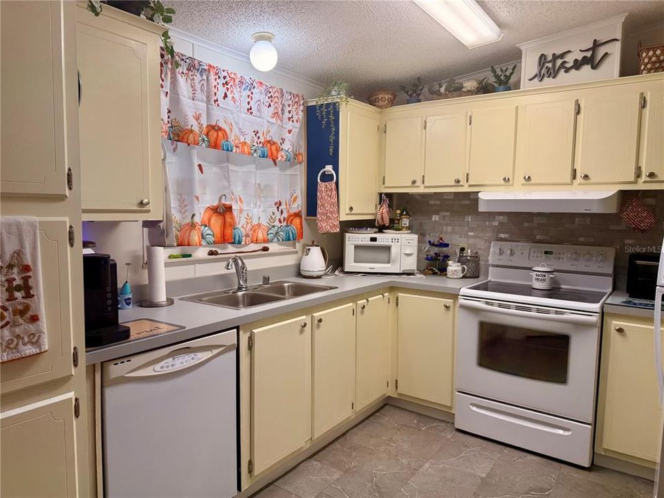 For Sale: $178,000 (2 beds, 2 baths, 1540 Square Feet)