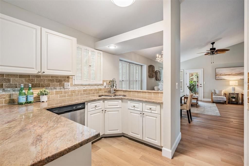 For Sale: $579,900 (2 beds, 2 baths, 1242 Square Feet)