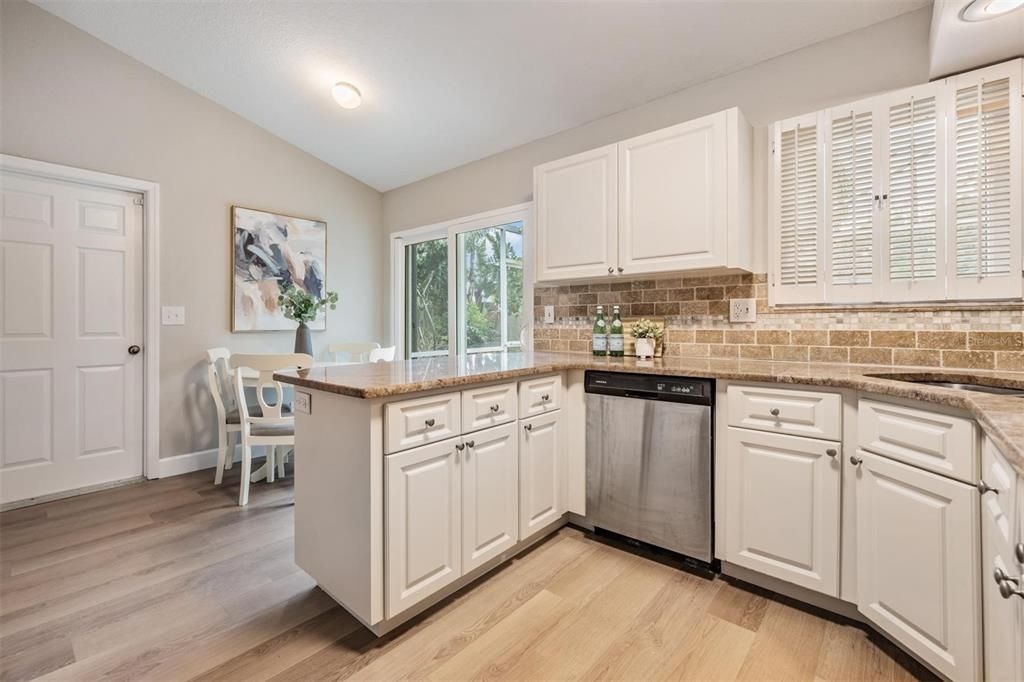 For Sale: $579,900 (2 beds, 2 baths, 1242 Square Feet)