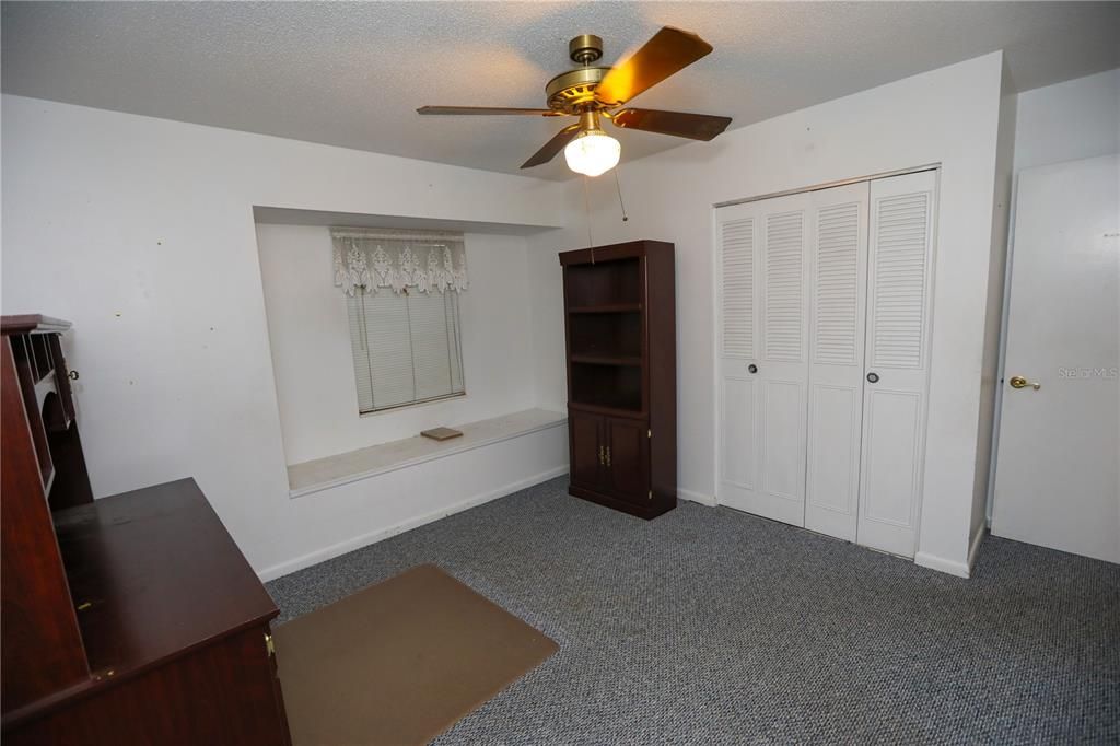 Active With Contract: $209,900 (3 beds, 2 baths, 1478 Square Feet)