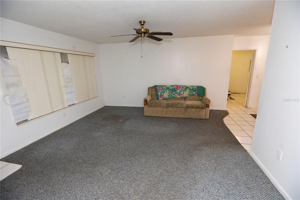 Active With Contract: $209,900 (3 beds, 2 baths, 1478 Square Feet)