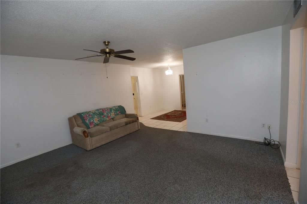 Active With Contract: $209,900 (3 beds, 2 baths, 1478 Square Feet)