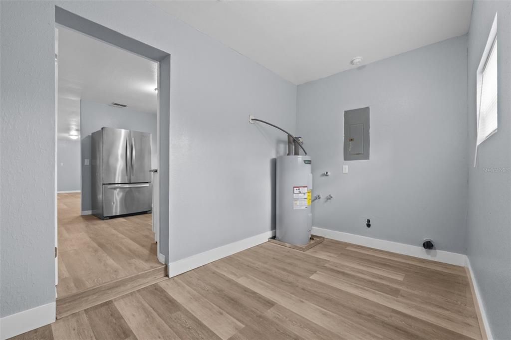 For Sale: $239,900 (3 beds, 1 baths, 1378 Square Feet)