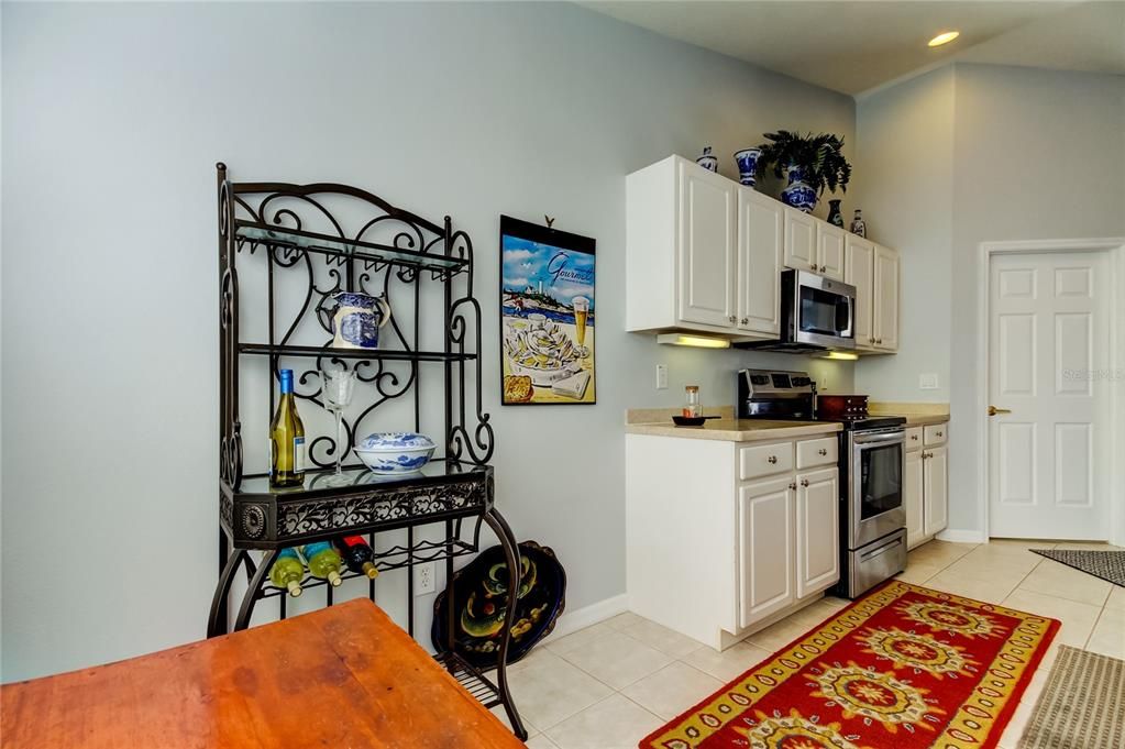 For Sale: $365,000 (2 beds, 2 baths, 1500 Square Feet)