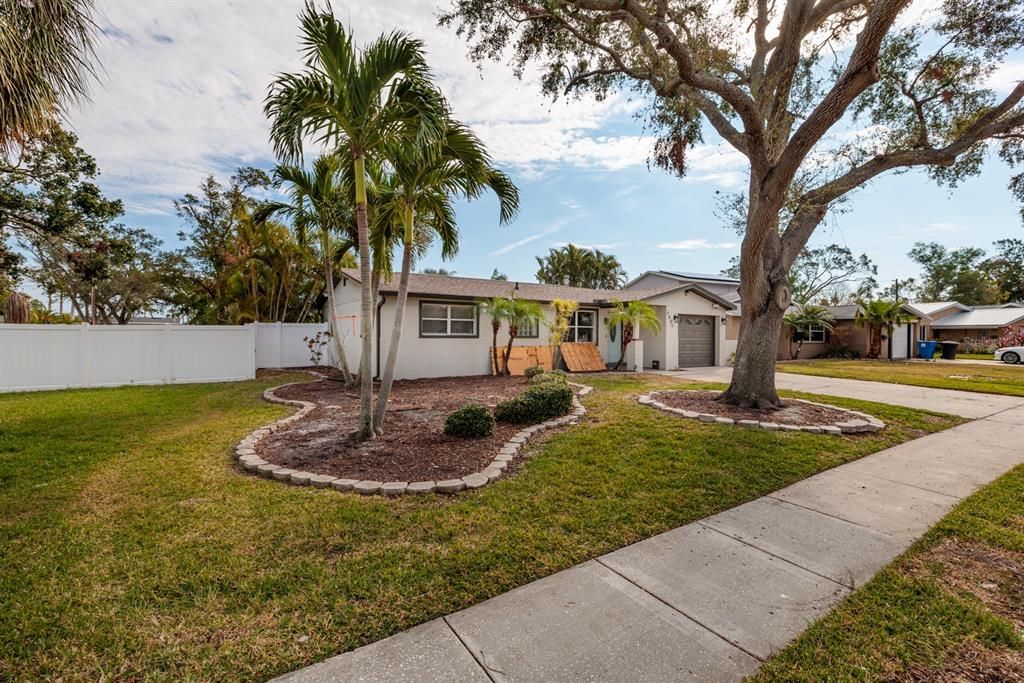 For Sale: $450,000 (3 beds, 2 baths, 1080 Square Feet)