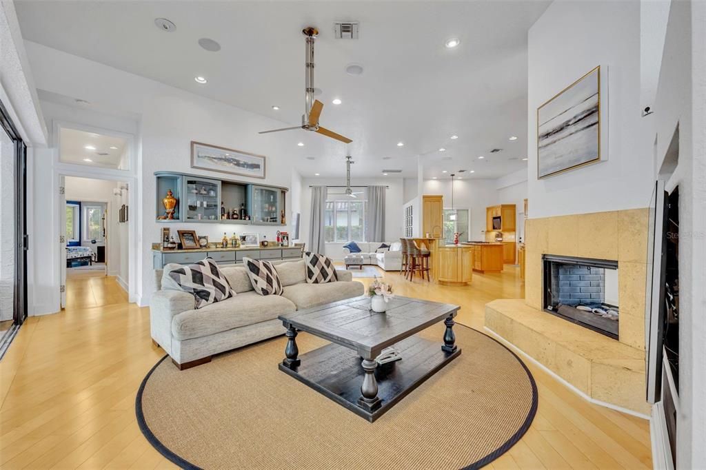 Active With Contract: $2,599,000 (4 beds, 4 baths, 3648 Square Feet)