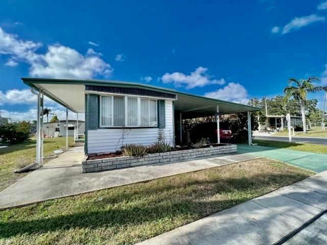 Front elevation of 10929 Tioga Dr, Port Richey.