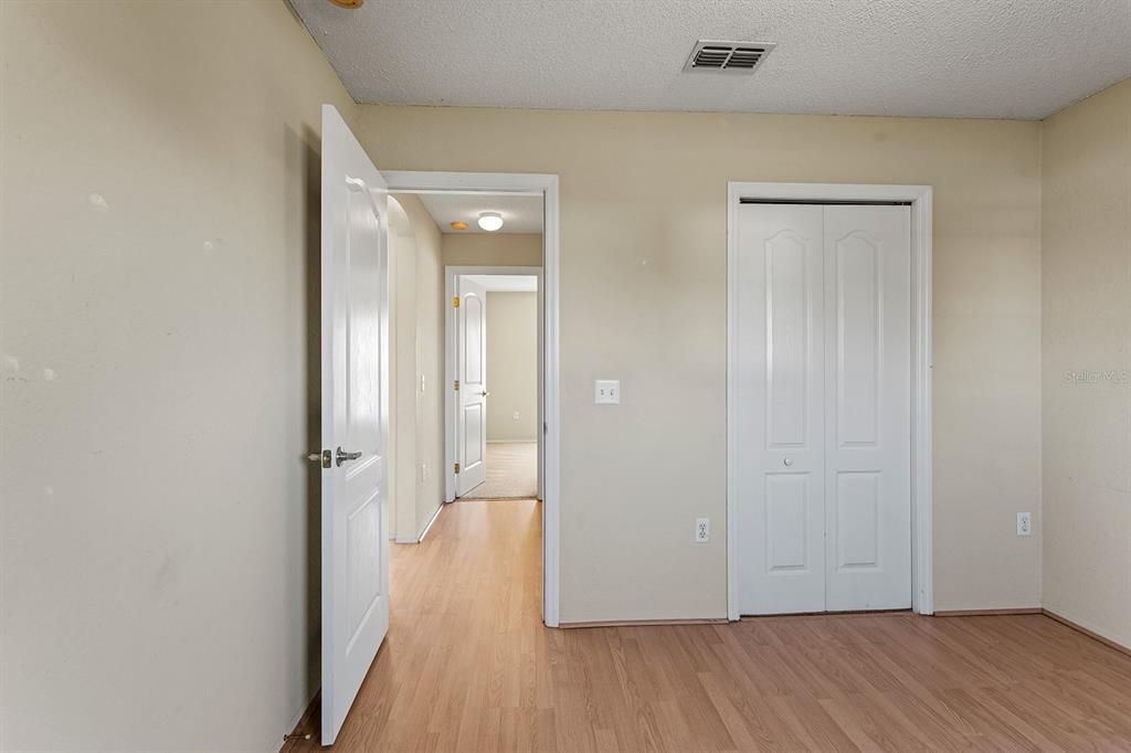 For Sale: $319,900 (3 beds, 2 baths, 1384 Square Feet)