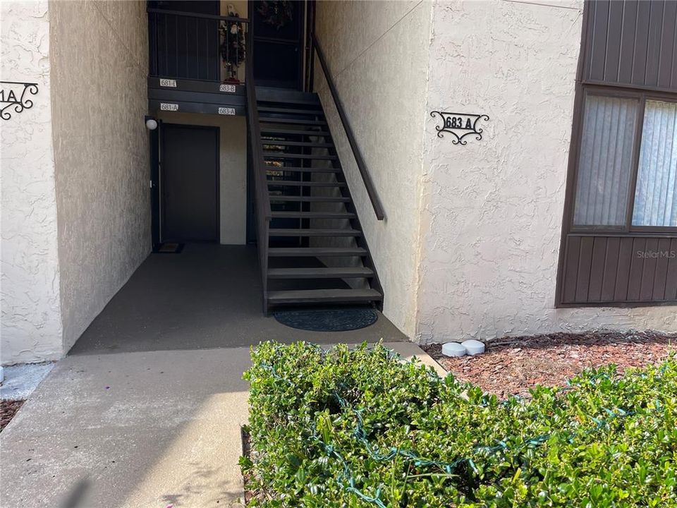 Active With Contract: $102,500 (1 beds, 1 baths, 822 Square Feet)