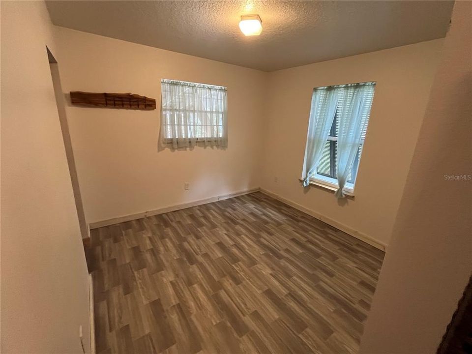 For Sale: $329,900 (3 beds, 2 baths, 1266 Square Feet)