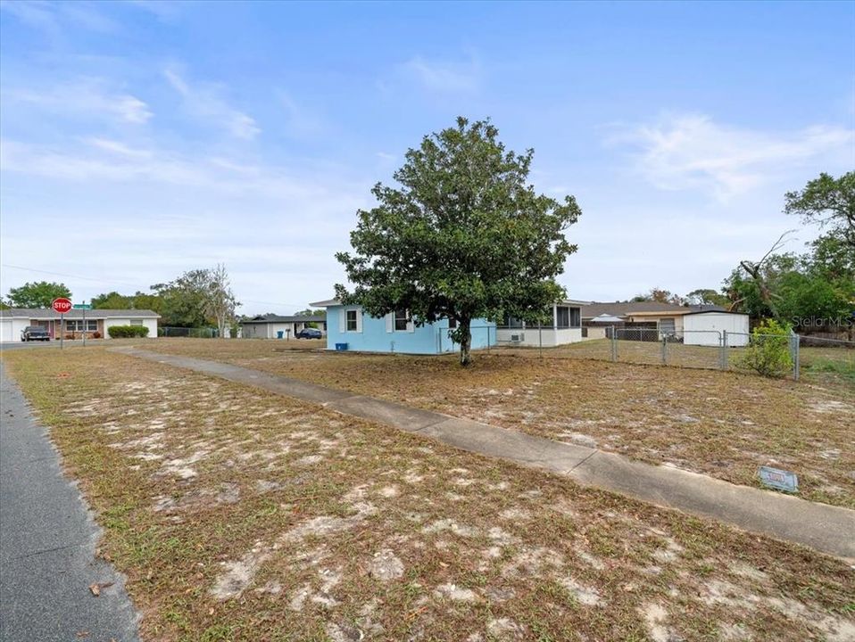 For Sale: $250,000 (3 beds, 2 baths, 1272 Square Feet)