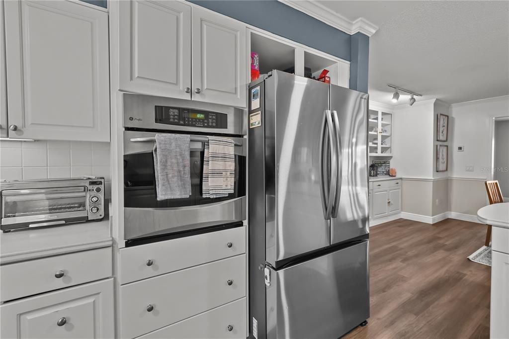 For Sale: $439,900 (3 beds, 2 baths, 2188 Square Feet)