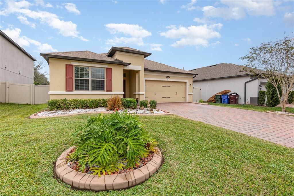 For Sale: $429,900 (3 beds, 2 baths, 1759 Square Feet)