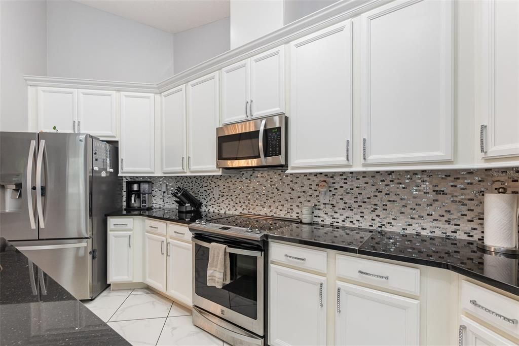 For Sale: $429,900 (3 beds, 2 baths, 1759 Square Feet)