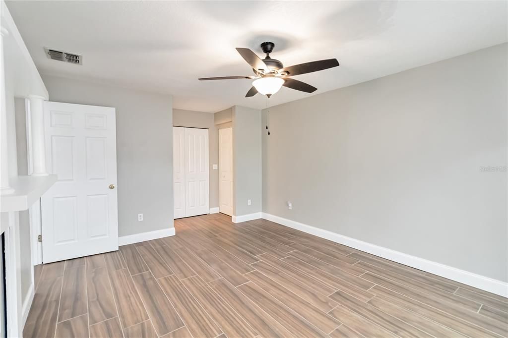 For Sale: $307,000 (3 beds, 2 baths, 1284 Square Feet)