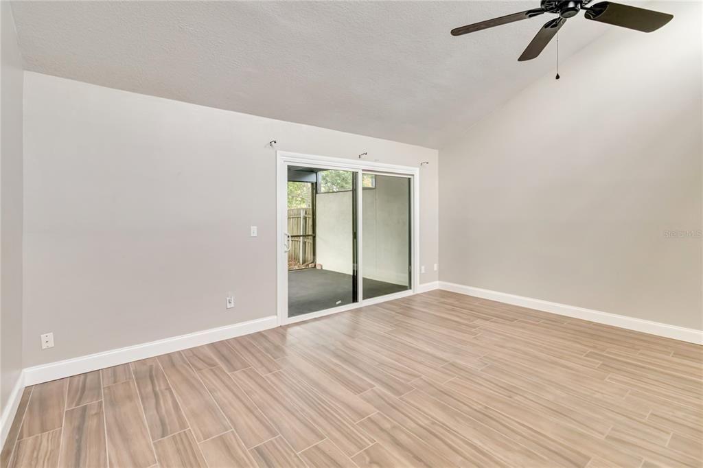 For Sale: $307,000 (3 beds, 2 baths, 1284 Square Feet)