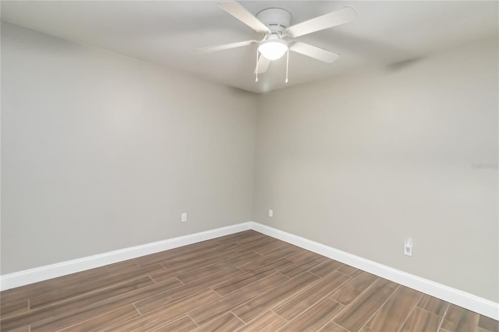 For Sale: $307,000 (3 beds, 2 baths, 1284 Square Feet)