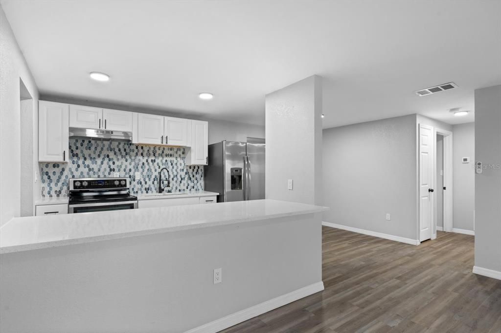 For Sale: $249,999 (3 beds, 2 baths, 1118 Square Feet)