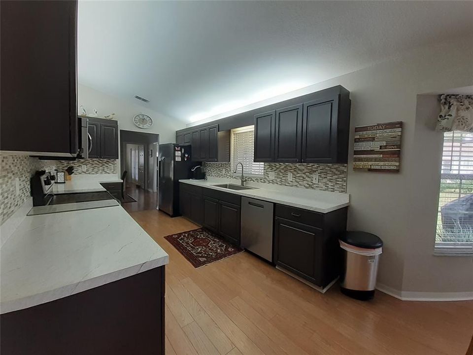 For Sale: $254,900 (2 beds, 2 baths, 1684 Square Feet)