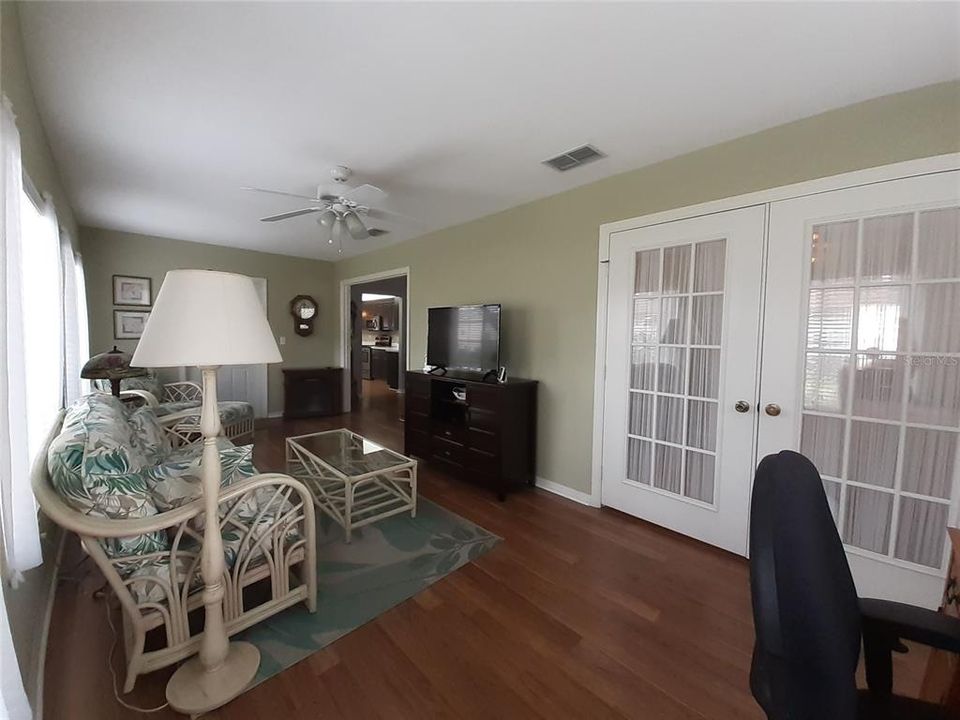 For Sale: $254,900 (2 beds, 2 baths, 1684 Square Feet)