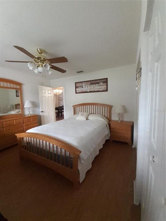 For Sale: $254,900 (2 beds, 2 baths, 1684 Square Feet)