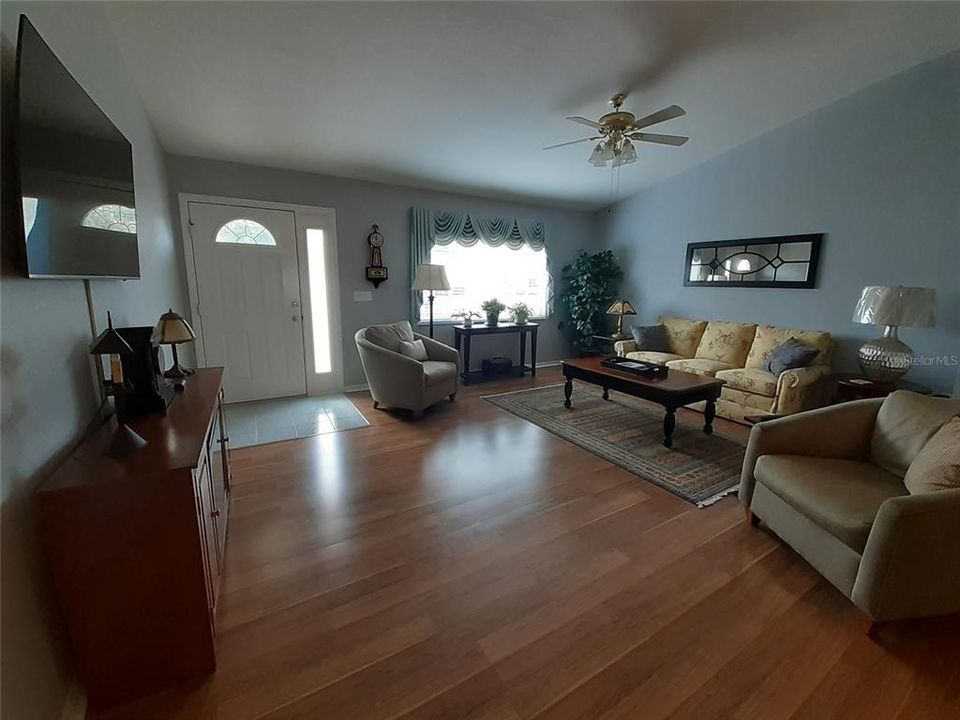 For Sale: $254,900 (2 beds, 2 baths, 1684 Square Feet)