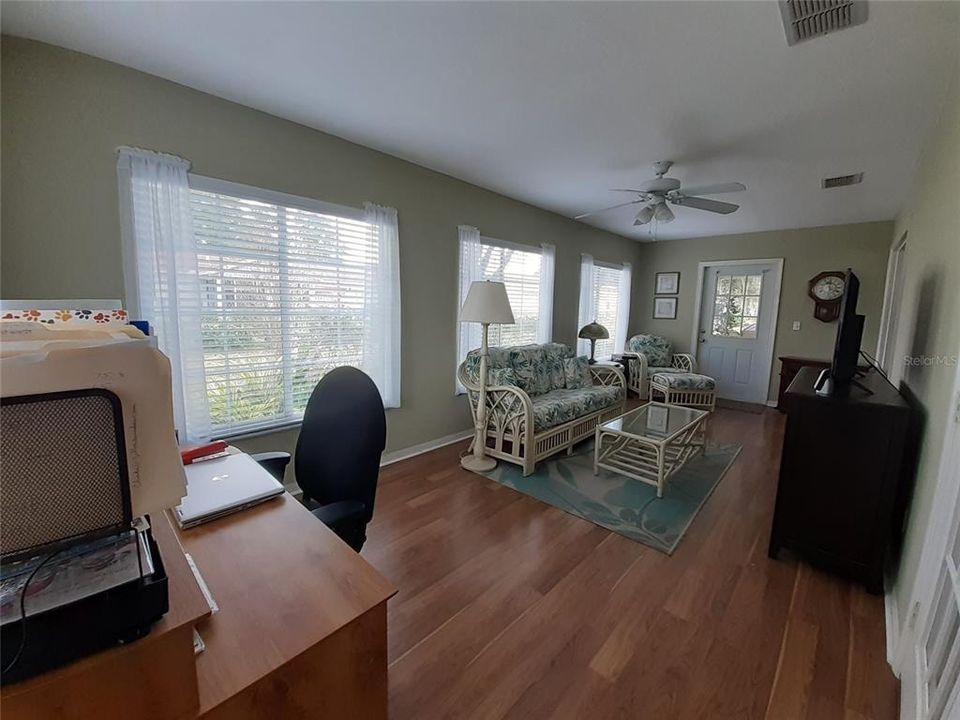 For Sale: $254,900 (2 beds, 2 baths, 1684 Square Feet)