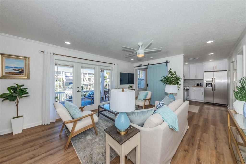 Active With Contract: $4,250 (1 beds, 1 baths, 823 Square Feet)