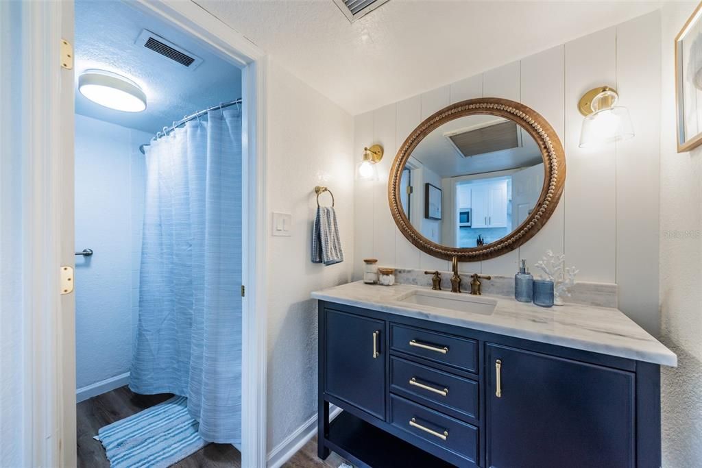 Active With Contract: $4,250 (1 beds, 1 baths, 823 Square Feet)