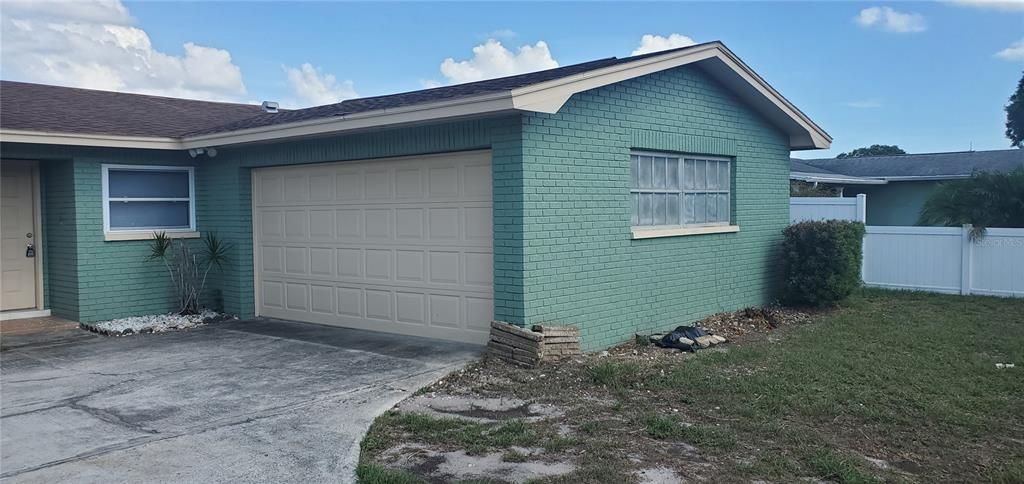 For Rent: $2,295 (3 beds, 2 baths, 1276 Square Feet)