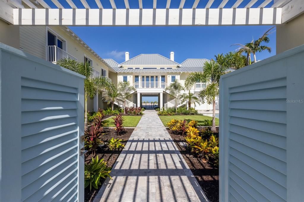 En Venta: $12,850,000 (5 camas, 4 baños, 4342 Pies cuadrados)