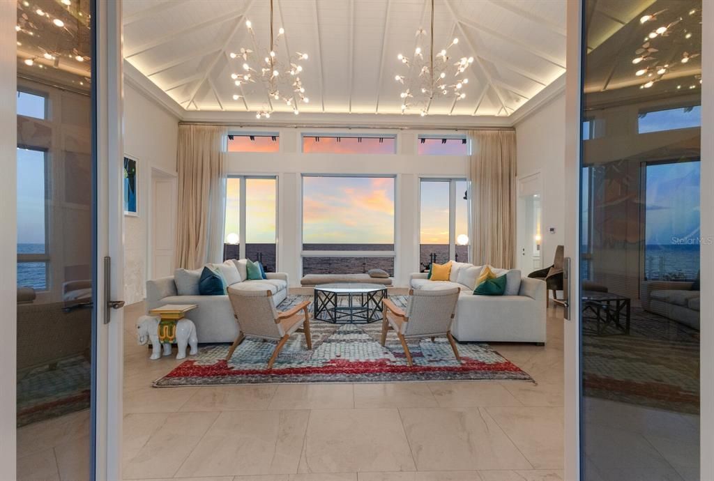 En Venta: $12,850,000 (5 camas, 4 baños, 4342 Pies cuadrados)