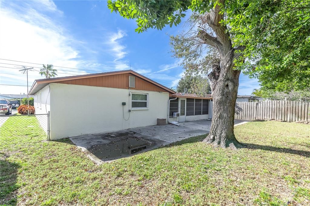 For Sale: $325,000 (3 beds, 1 baths, 1656 Square Feet)