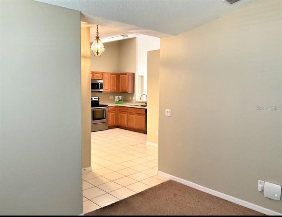 For Rent: $1,750 (3 beds, 2 baths, 2112 Square Feet)