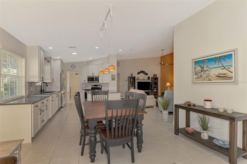 For Sale: $539,900 (2 beds, 2 baths, 1534 Square Feet)