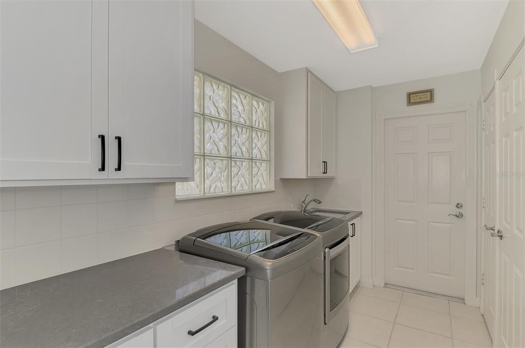 For Sale: $539,900 (2 beds, 2 baths, 1534 Square Feet)