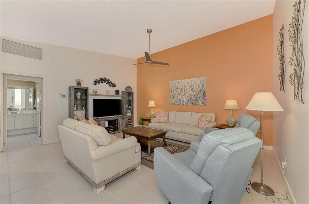 For Sale: $539,900 (2 beds, 2 baths, 1534 Square Feet)