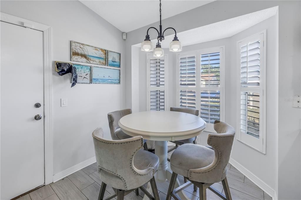 For Sale: $359,900 (3 beds, 2 baths, 1211 Square Feet)