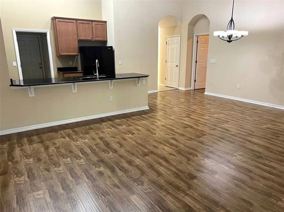 For Rent: $2,250 (3 beds, 2 baths, 1575 Square Feet)