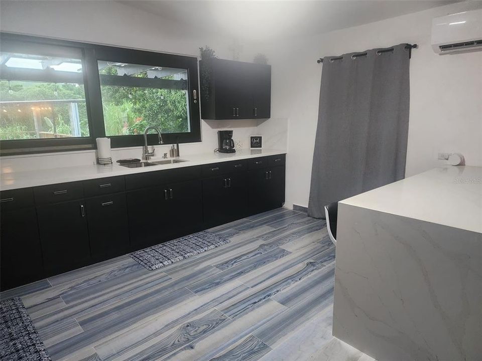 待售: $469,000 (3 贝兹, 3 浴室, 2200 平方英尺)