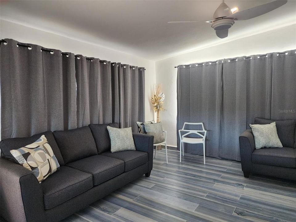 待售: $469,000 (3 贝兹, 3 浴室, 2200 平方英尺)