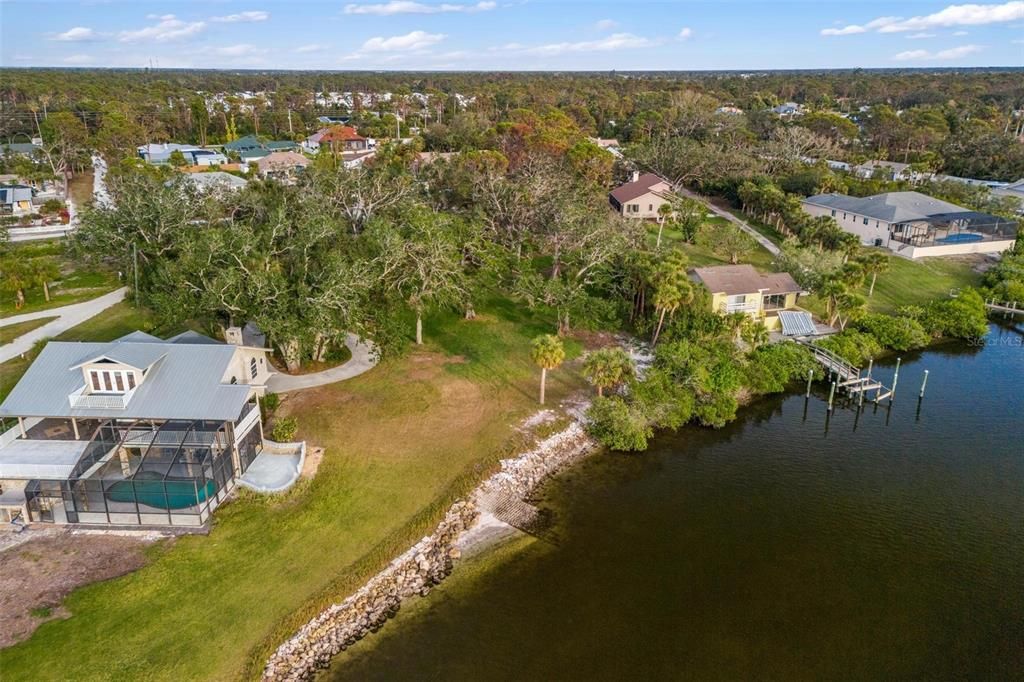 На продажу: $2,125,000 (2.41 acres)