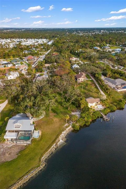 На продажу: $2,125,000 (2.41 acres)