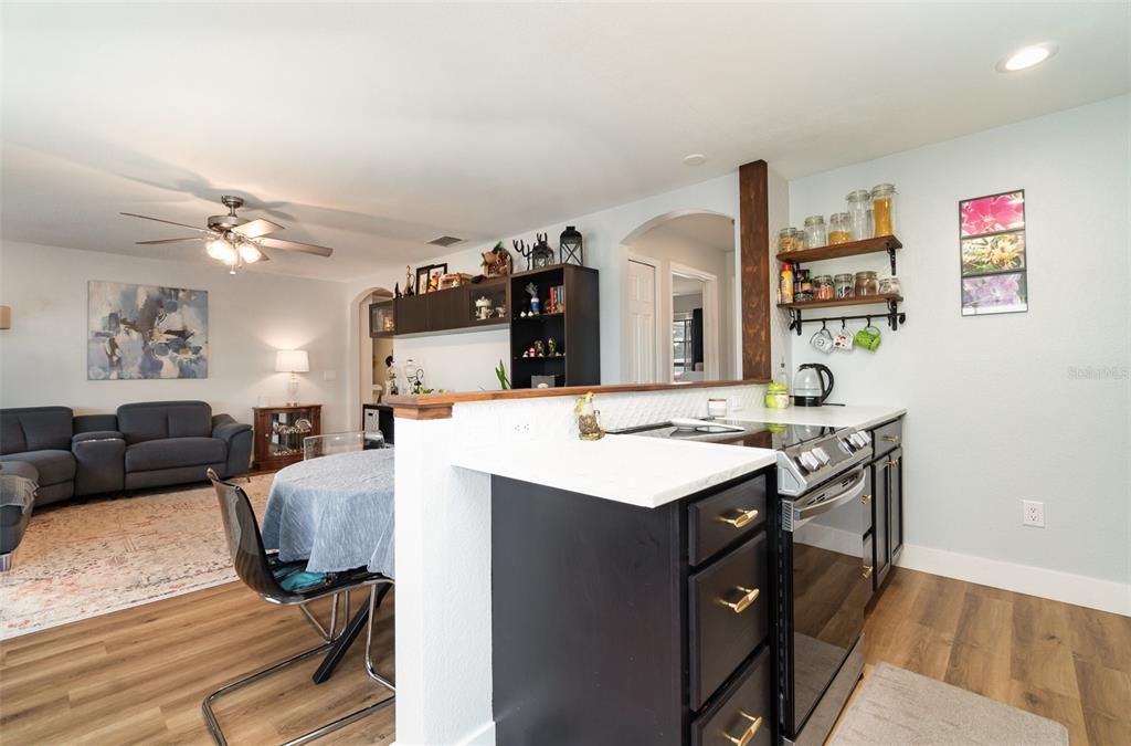 For Sale: $325,000 (3 beds, 2 baths, 1344 Square Feet)