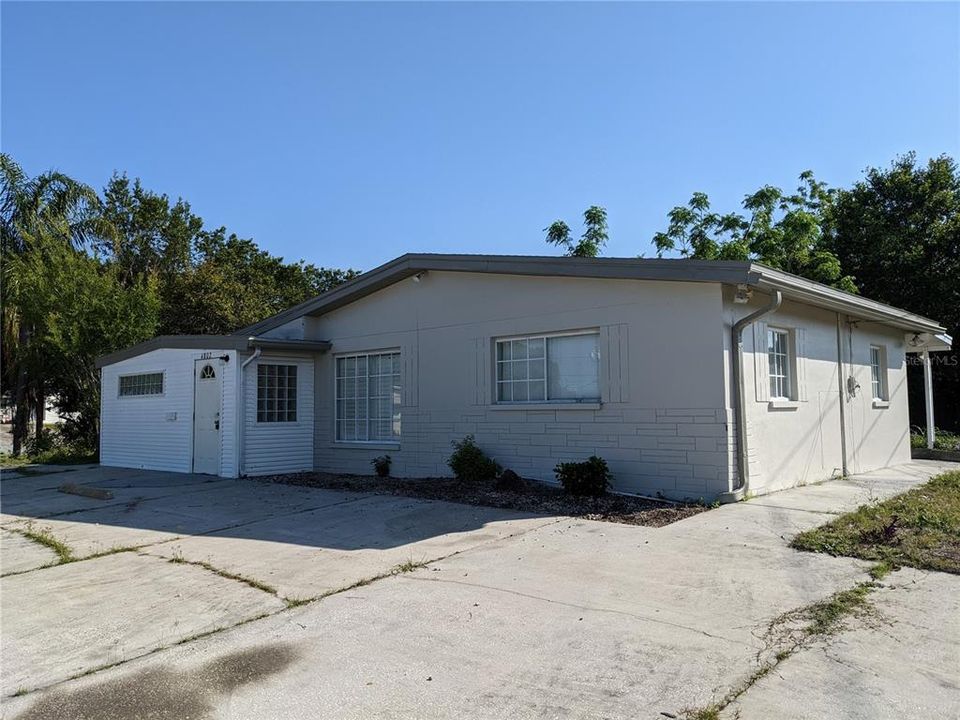 For Sale: $259,000 (4 beds, 1 baths, 1310 Square Feet)