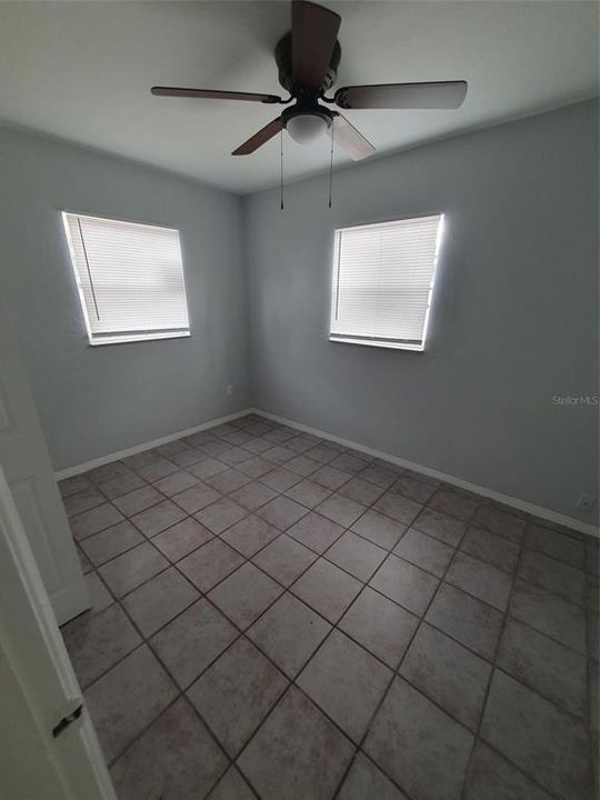 For Rent: $2,350 (3 beds, 1 baths, 960 Square Feet)